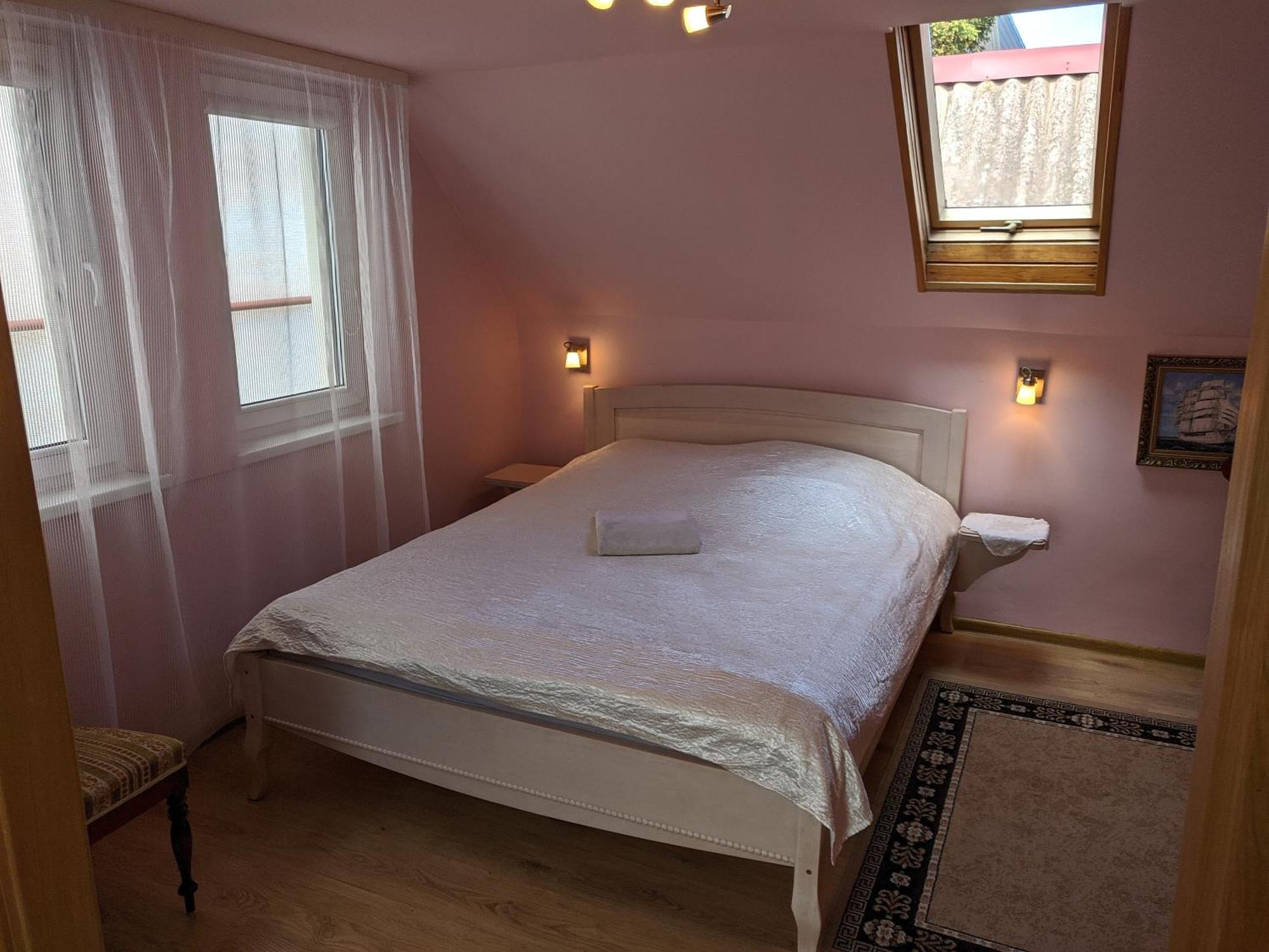 Guest House Nika - Cottages And Rooms In The Heart Of Palanga City Center Екстериор снимка