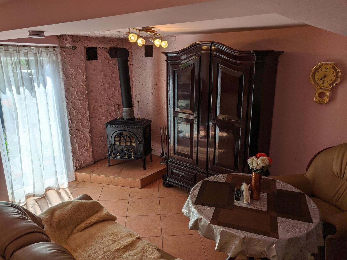 Guest House Nika - Cottages And Rooms In The Heart Of Palanga City Center Екстериор снимка