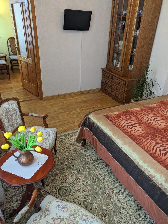 Guest House Nika - Cottages And Rooms In The Heart Of Palanga City Center Екстериор снимка